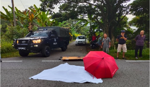 Mangsa disahkan meninggal dunia di lokasi kejadian / Foto SUARASARAWAK